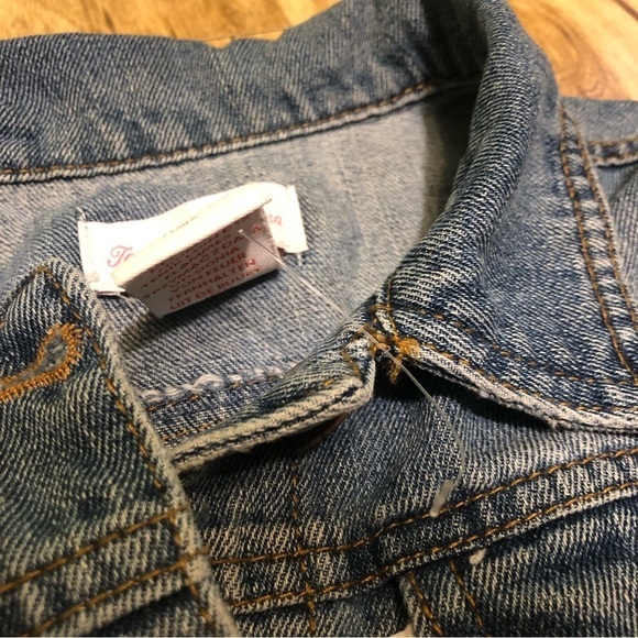NWOT Tommy Bahama Jacket Kids Girls 10 Blue Medium Wash Denim Distressed - Picture 5 of 10